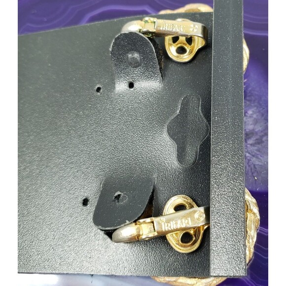 Vintage Signed Crown Trifari Gold Tone Round Pinwheel Clip-On Earrings - Picture 9 of 11